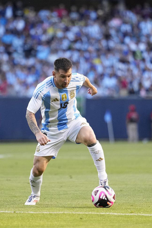 球队攻防效率榜位列前茅（球队攻防两端效率跻身前列）