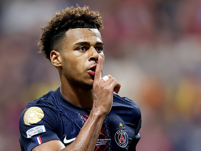 冲突细节曝光！太阳主帅称霍姆格伦先撞阿伦引发报复（冲突内情披露：太阳主帅称霍姆格伦先撞阿伦，引发后续报复）