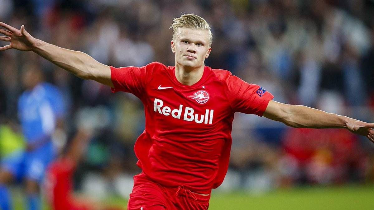 海港小将李新翔：这是梦幻的一年，武磊的点拨对我帮助很大（海港新星李新翔：梦幻一年，武磊指点助我成长）