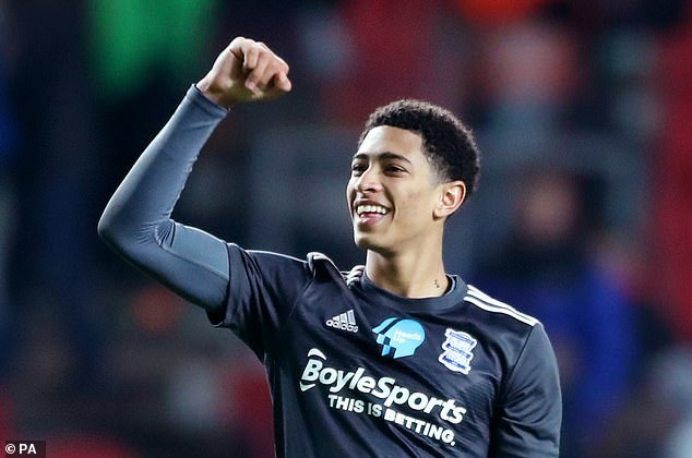 将他余生绑在滔搏！TES官方：与队内中单Creme续约（TES官宣：与中单Creme续约，未来继续为滔搏效力）