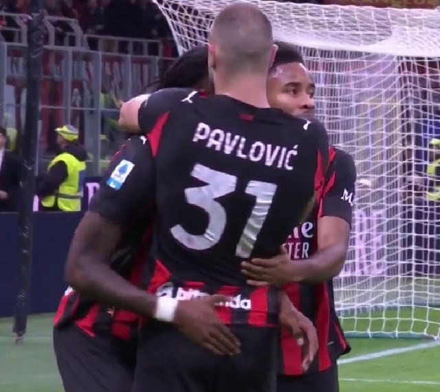 被东契奇吐槽太滑！队记：湖人今天将不会使用NBA杯专用地板（东契奇嫌地板太滑，队记：湖人今日将弃用NBA杯专用地板）