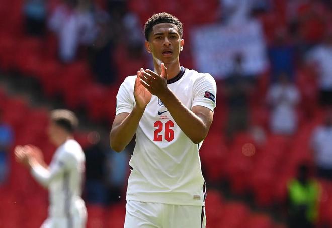 英媒：吉达国民想世界杯后签维尼修斯，准备开5年10亿欧薪水（英媒：吉达国民欲在世界杯后签下维尼修斯，拟奉上5年总额10亿欧合同）