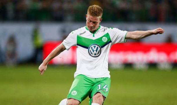 球迷沸腾：这球吹了也太离谱（球迷炸锅：这次判罚离谱至极）