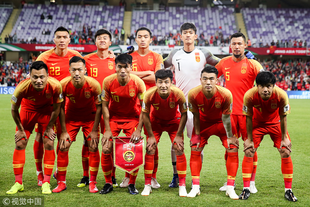 多队争抢顶级射手场面激烈（多队竞逐顶级射手 竞争白热化）