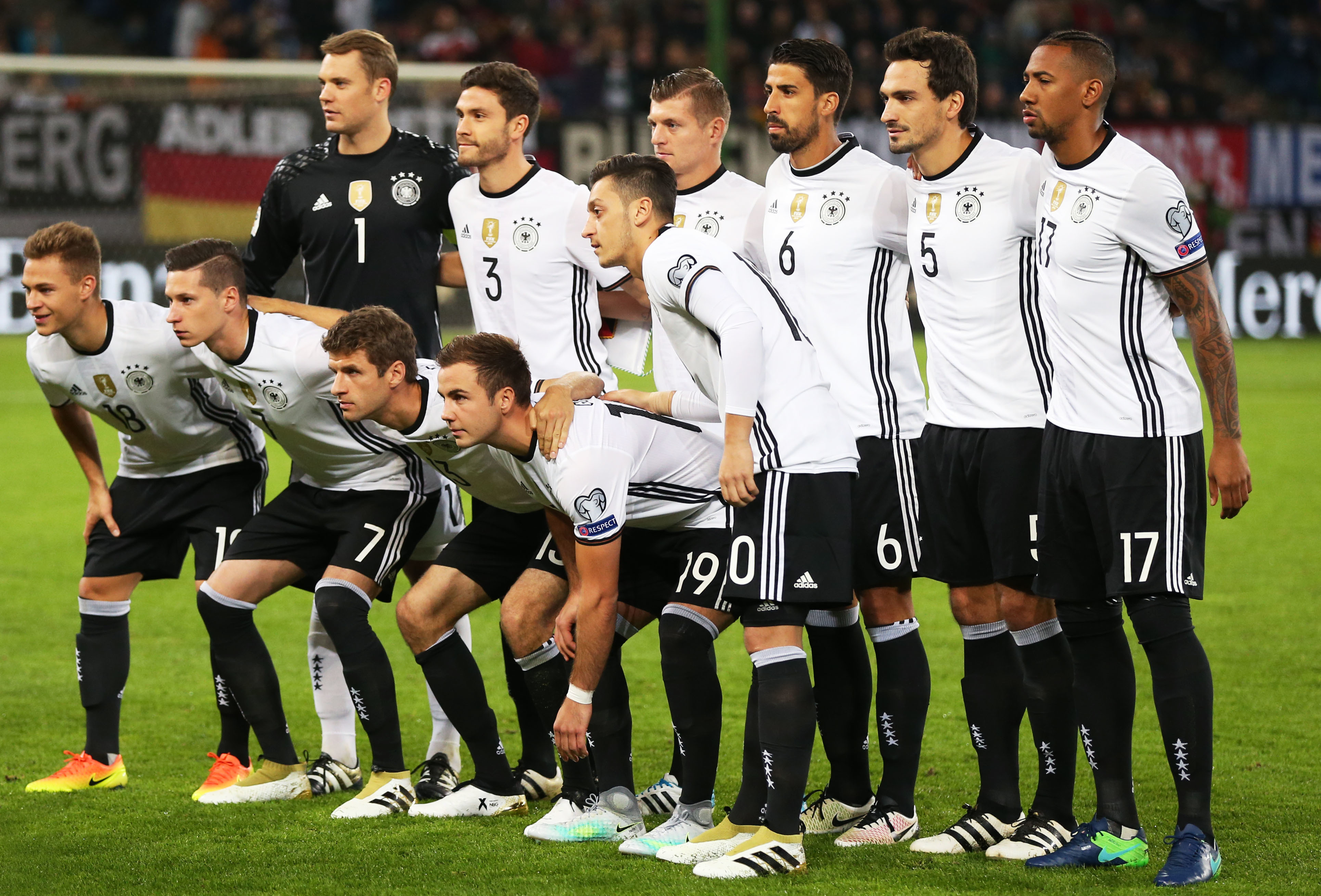 同样是前锋，差距太明显（同为前锋，高下立判）