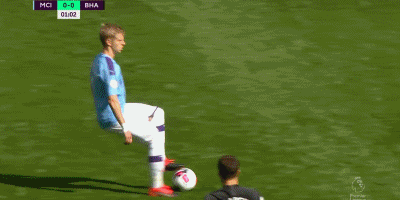 C罗前队友：C罗能踢到100岁！不喜欢梅西就不喜欢足球！（C罗昔日队友：C罗能踢到百岁！不喜欢梅西就不是足球迷！）