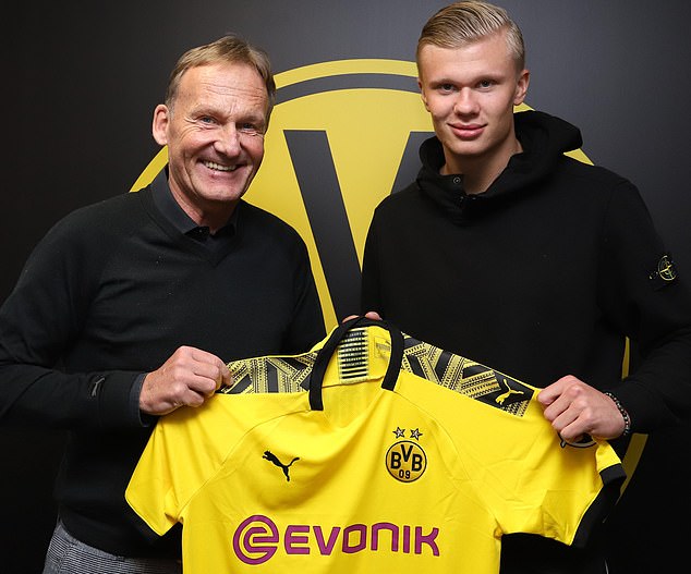 詹姆斯：亚当斯强的离谱，全队人加上教练组、安保才能卡住他