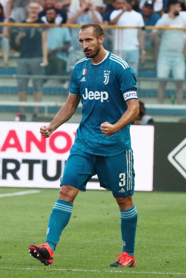 图片报：米兰对金玟哉感兴趣，在今夏就曾观察过他（图片报：AC米兰有意金玟哉，今夏已考察）