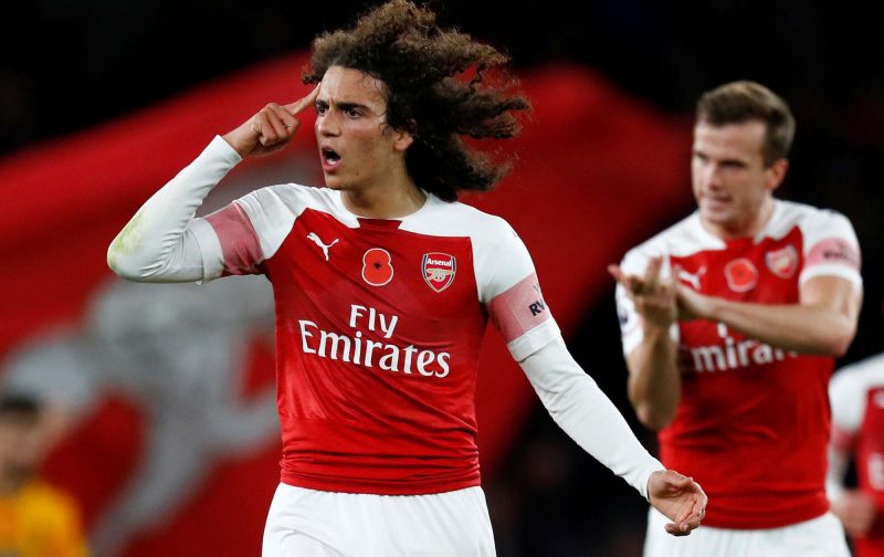 达成桑托斯生涯150球里程碑，内马尔收到俱乐部送的纪念礼物（内马尔迈过桑托斯生涯150球大关，俱乐部献上纪念礼）