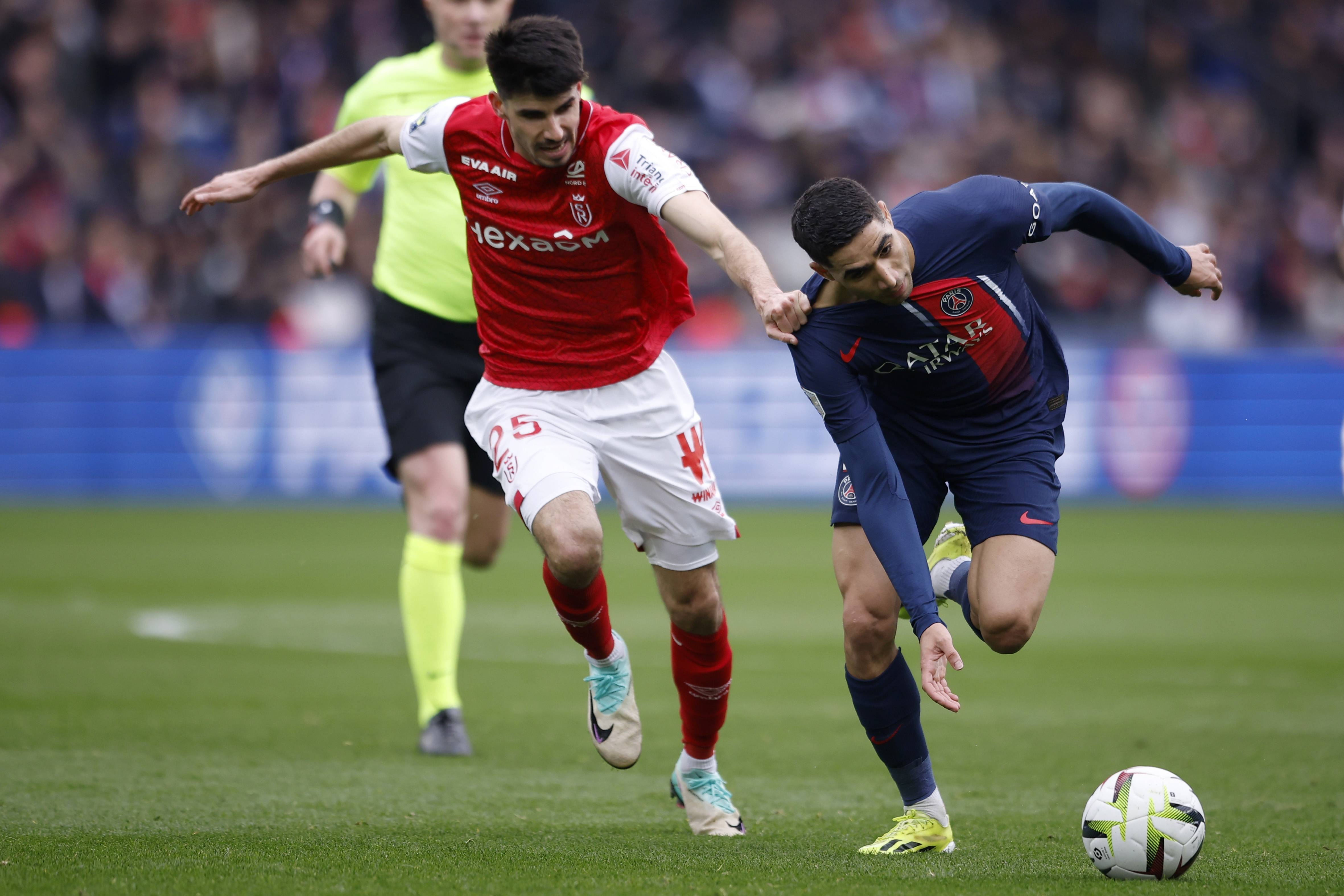 剑南春｜米兰1-0拉齐奥暂登顶，莱奥制胜，托莫里献助攻（剑南春｜米兰1-0小胜拉齐奥暂居榜首，莱奥破门，托莫里送助攻）