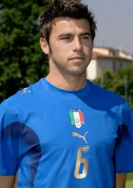 记者：阿森纳已告知水晶宫他们无意激活埃泽的解约金条款（记者：阿森纳已通知水晶宫，暂无意触发埃泽解约金条款）