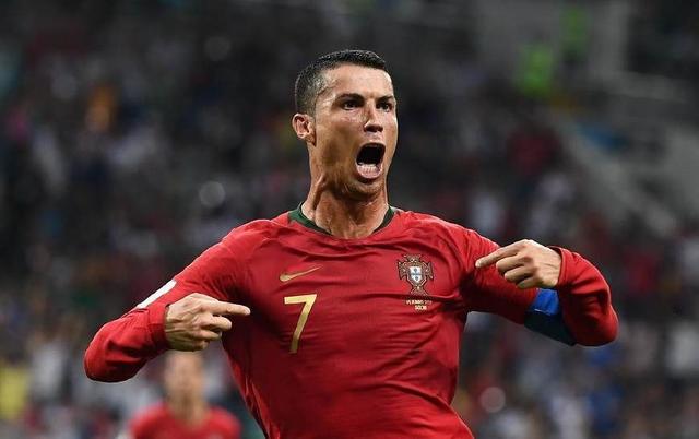 7换1交易大成功！暴脾气轰37分6篮板，率队晋级半决赛（7换1值回票价！火爆球星轰37分6板，率队挺进半决赛）