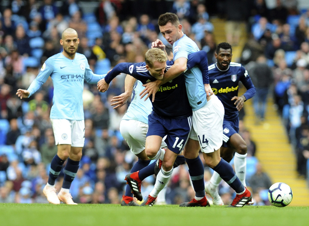 贝蒂斯迎战巴塞罗那：西甲第15轮焦点战一触即发！（西甲第15轮重头戏：贝蒂斯对阵巴塞罗那，开战在即！）