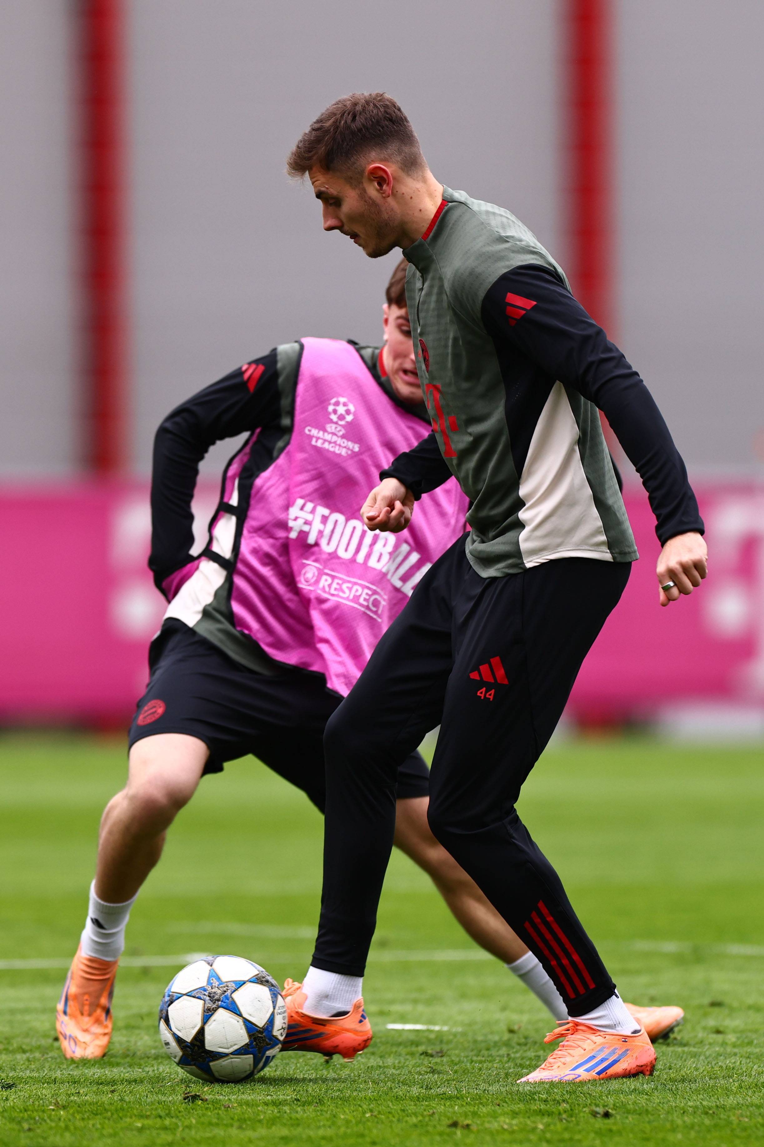 巴萨客战贝蒂斯：亚马尔PK安东尼，拉什福德、佩德里出战（巴萨做客贝蒂斯：亚马尔迎战安东尼，拉什福德与佩德里将出战）