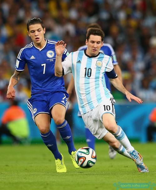 世界十大经典足球场（世界十大标志性足球场）