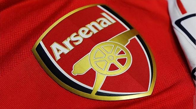 半场战报：斯图加特2-2奥格斯堡，昂达夫，米特尔施泰特点射，马森戈、法比安-里德破门（半场战况：斯图加特2-2奥格斯堡，昂达夫破门、米特尔施泰特点射，马森戈与法比安-里德回敬）