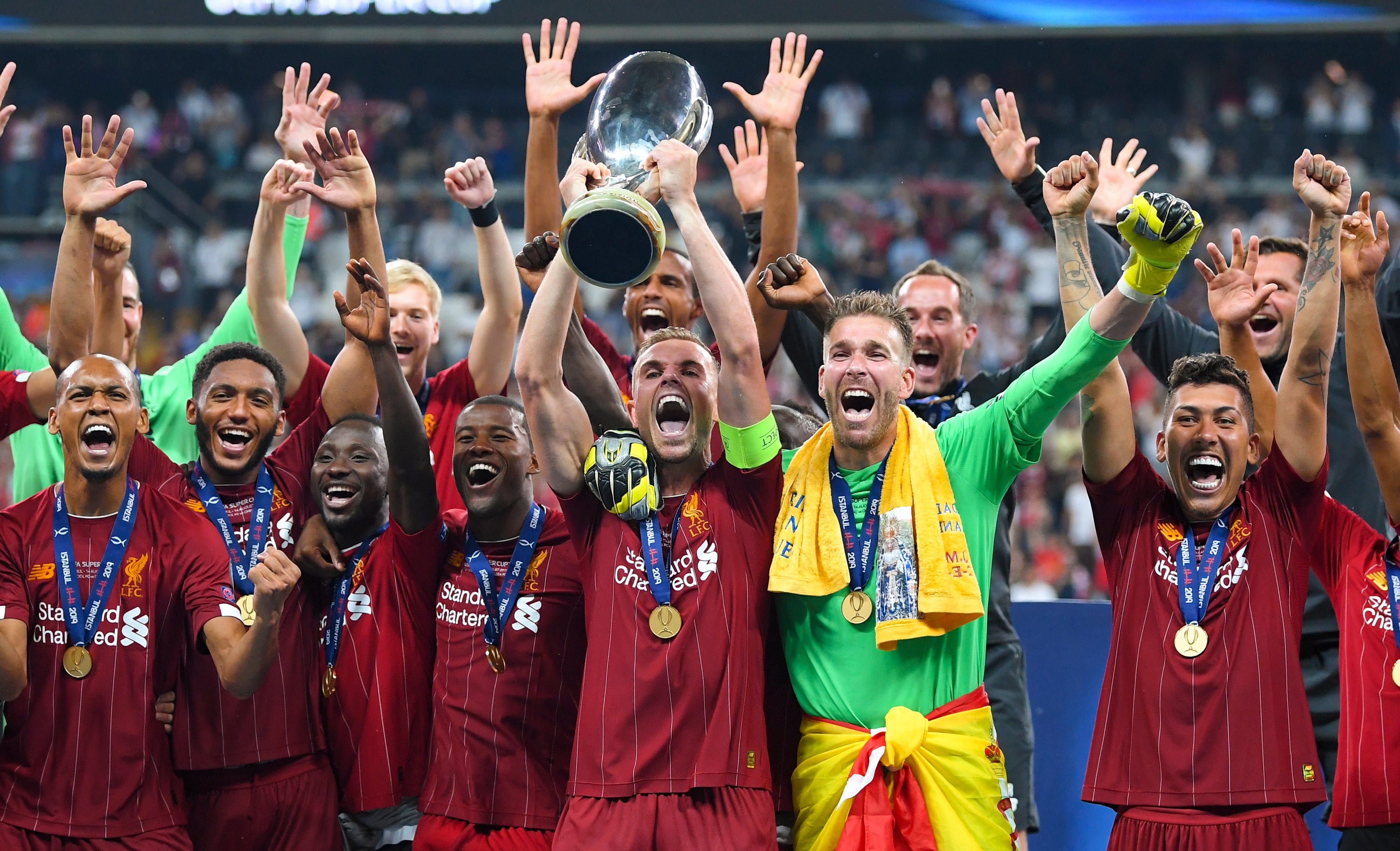 邮报：明年世界杯上下半场中段设强制补水时间，每次三分钟（《邮报》：明年世界杯将在上下半场中段增设3分钟强制补水暂停）