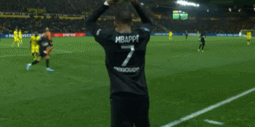 半场战报：比萨0-1帕尔马，贝内迪恰克点射（半场比分：帕尔马客场1-0领先比萨，贝内迪恰克点球破门）